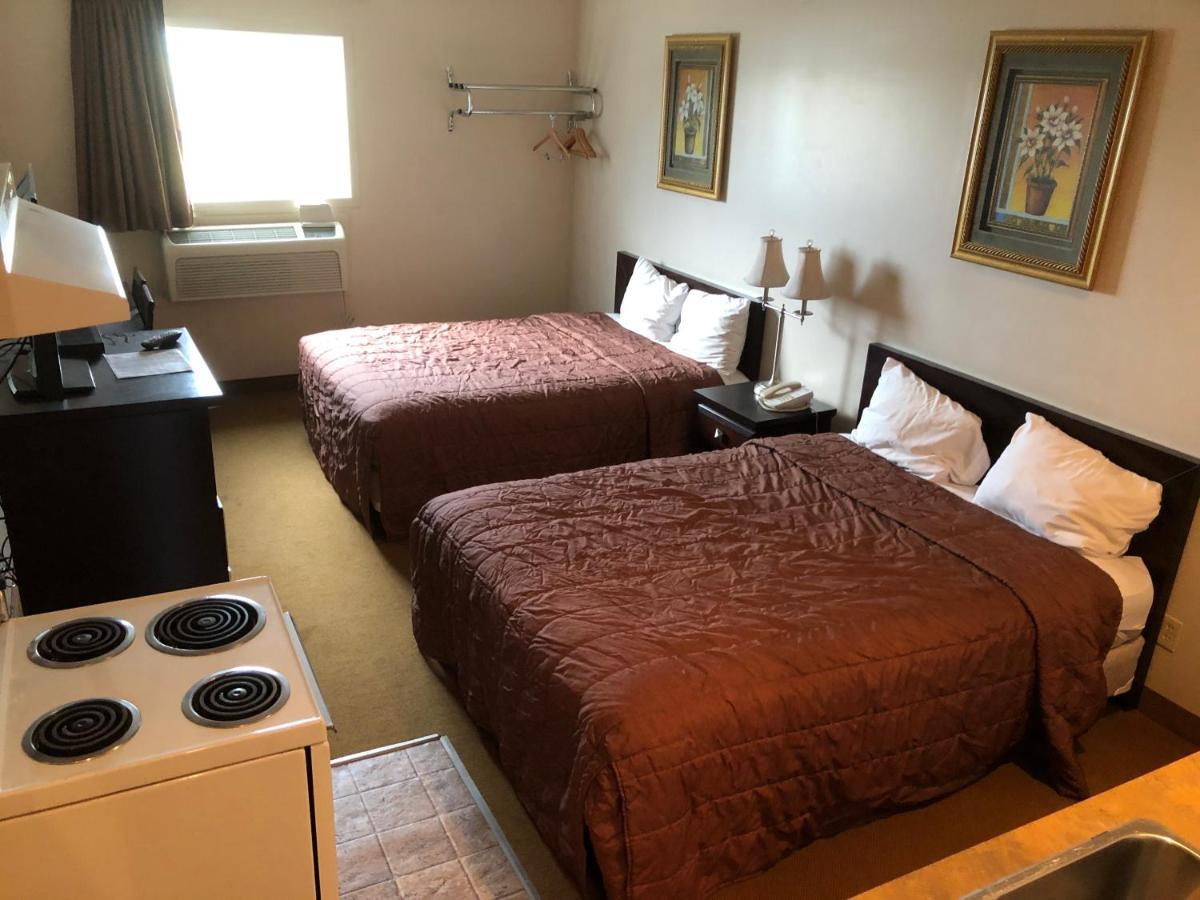 Econo Lodge Inn & Suites Innisfail Buitenkant foto