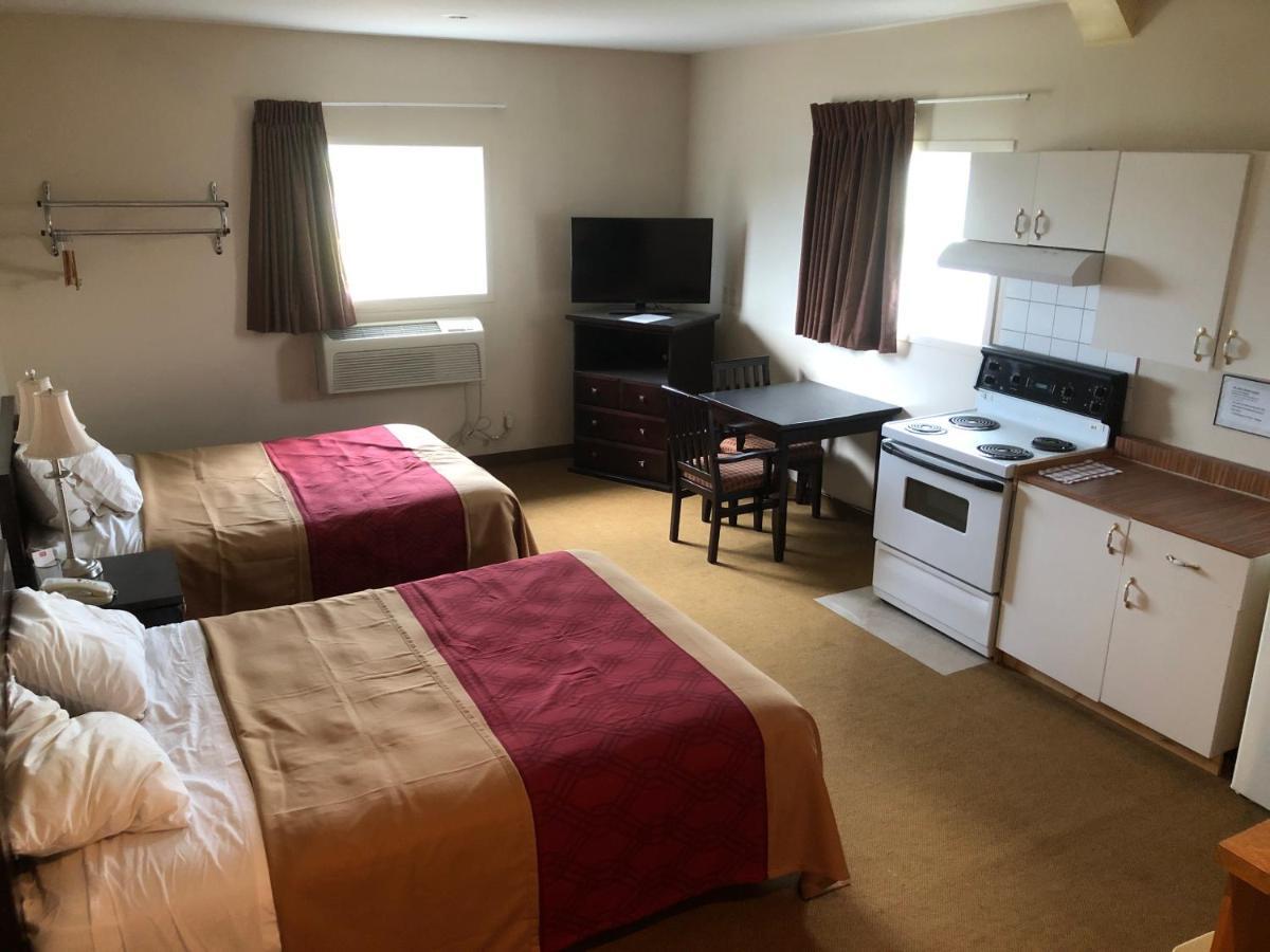 Econo Lodge Inn & Suites Innisfail Buitenkant foto