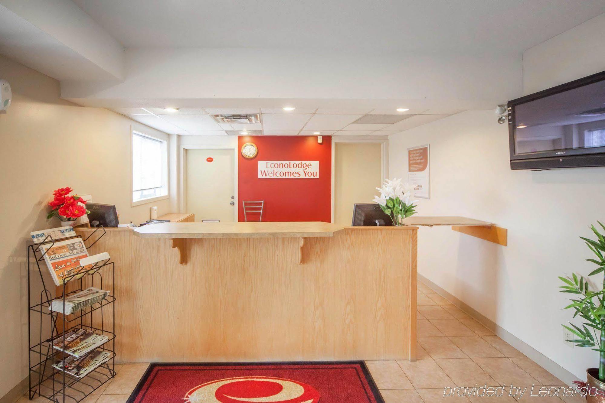 Econo Lodge Inn & Suites Innisfail Buitenkant foto