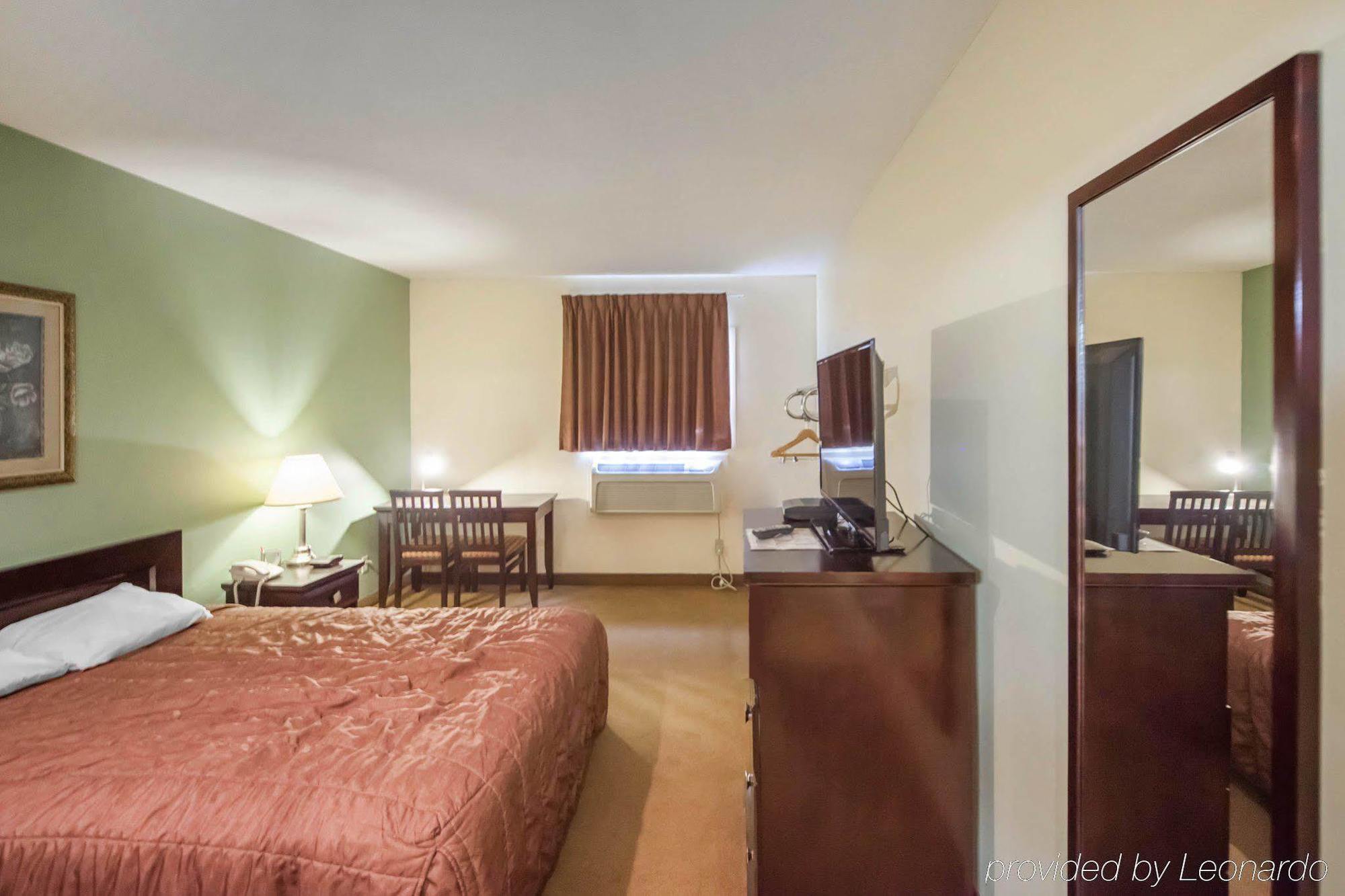 Econo Lodge Inn & Suites Innisfail Buitenkant foto