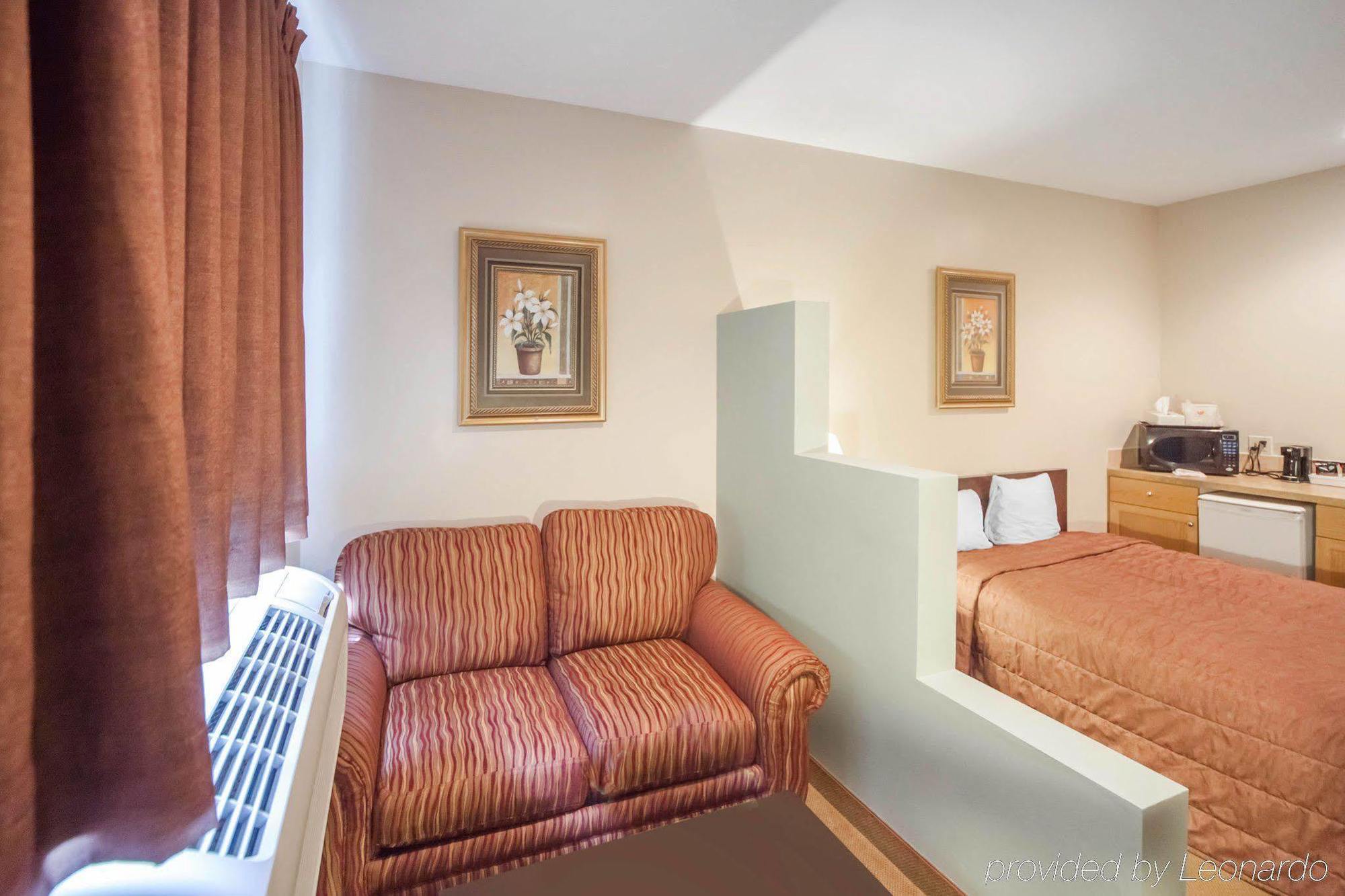 Econo Lodge Inn & Suites Innisfail Buitenkant foto