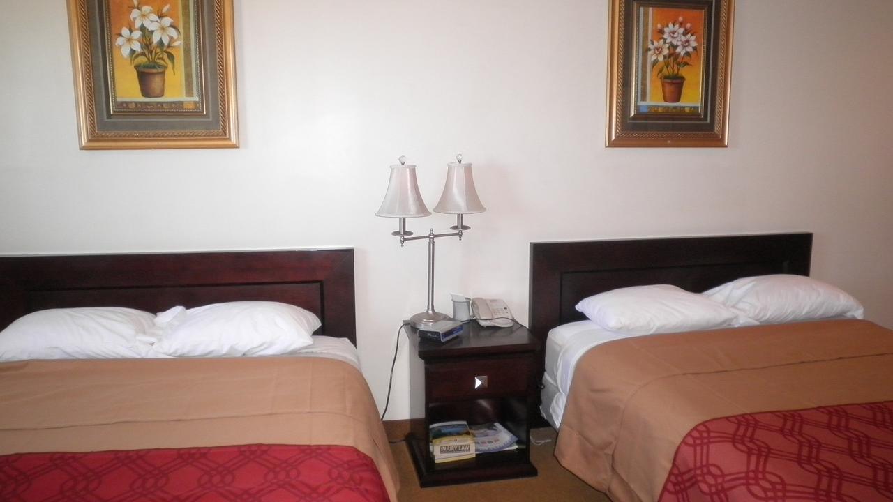 Econo Lodge Inn & Suites Innisfail Buitenkant foto