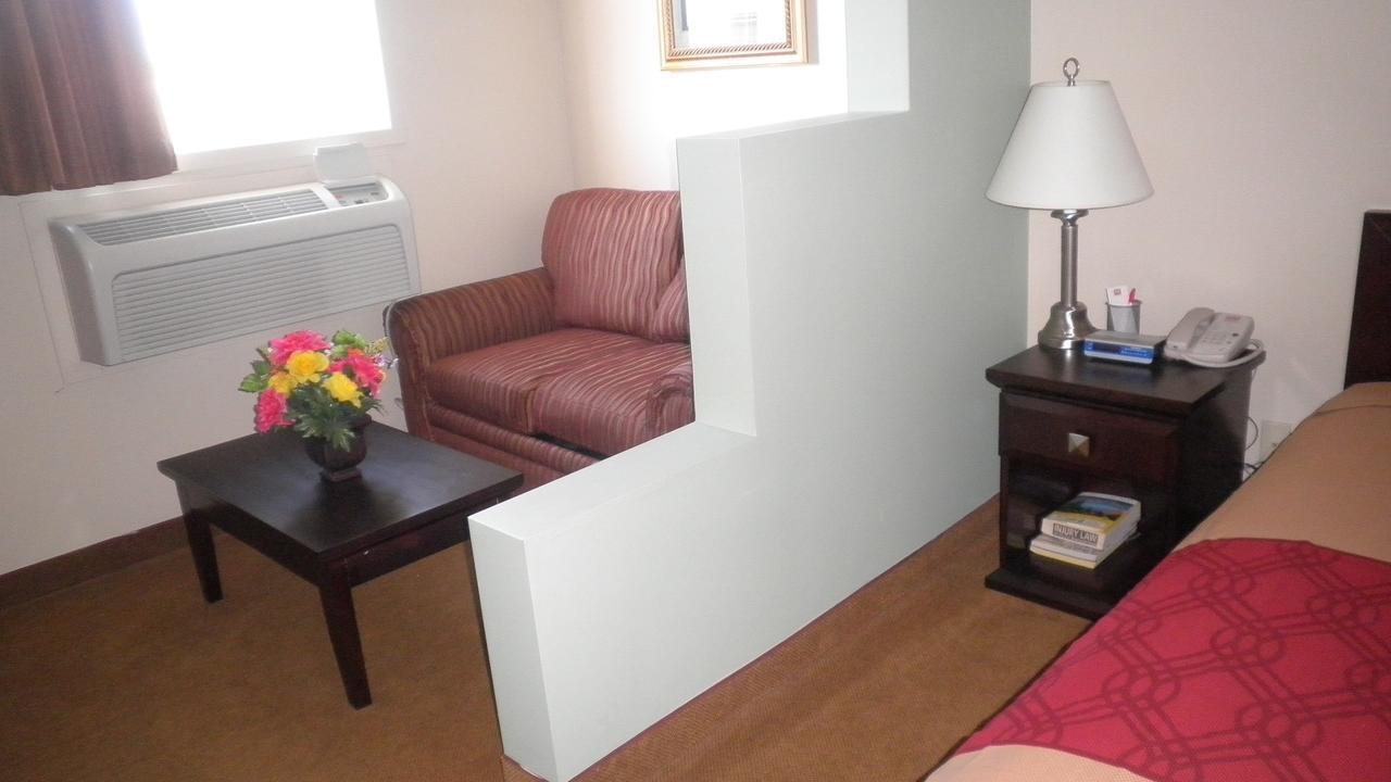 Econo Lodge Inn & Suites Innisfail Buitenkant foto