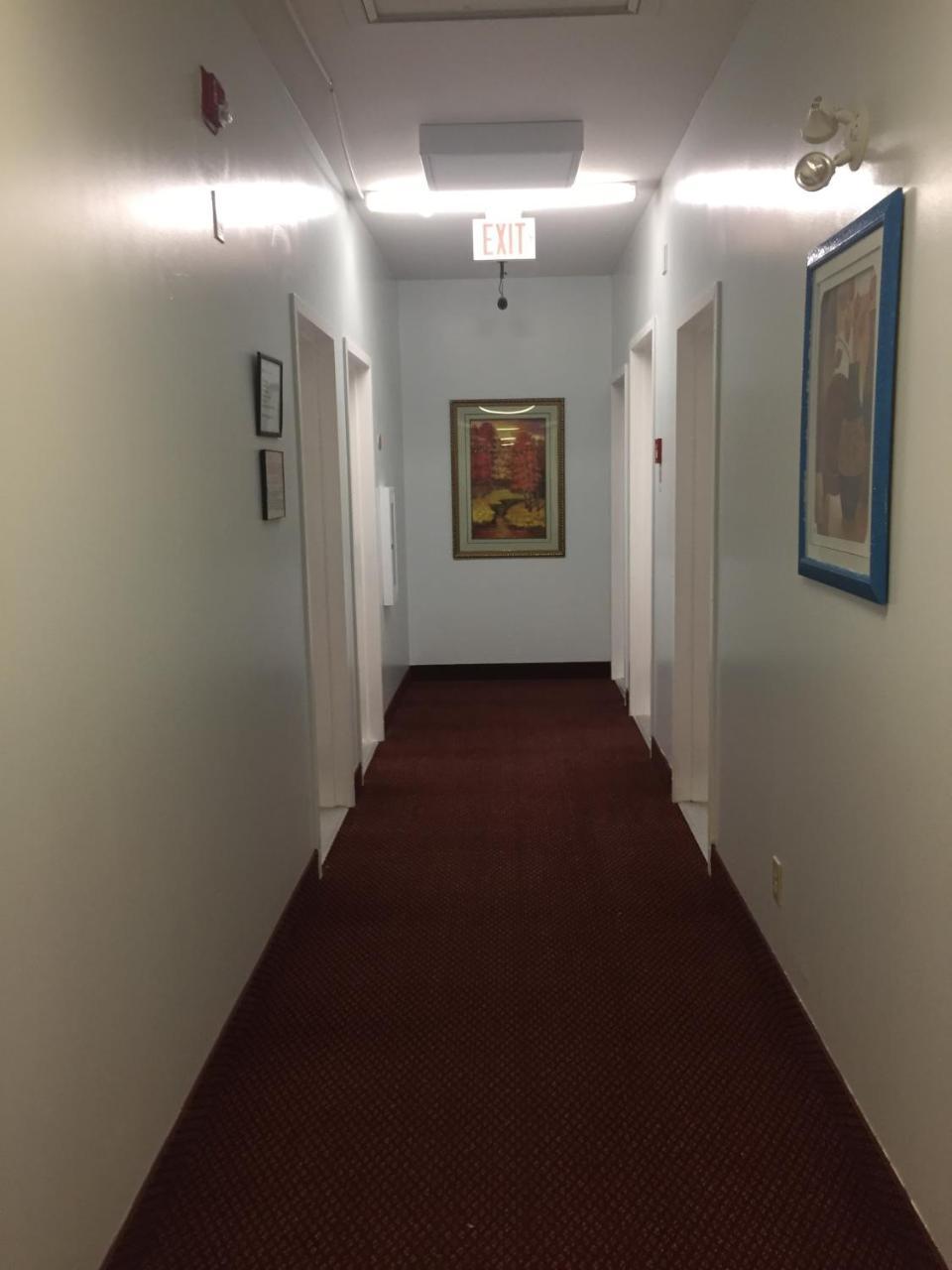 Econo Lodge Inn & Suites Innisfail Buitenkant foto