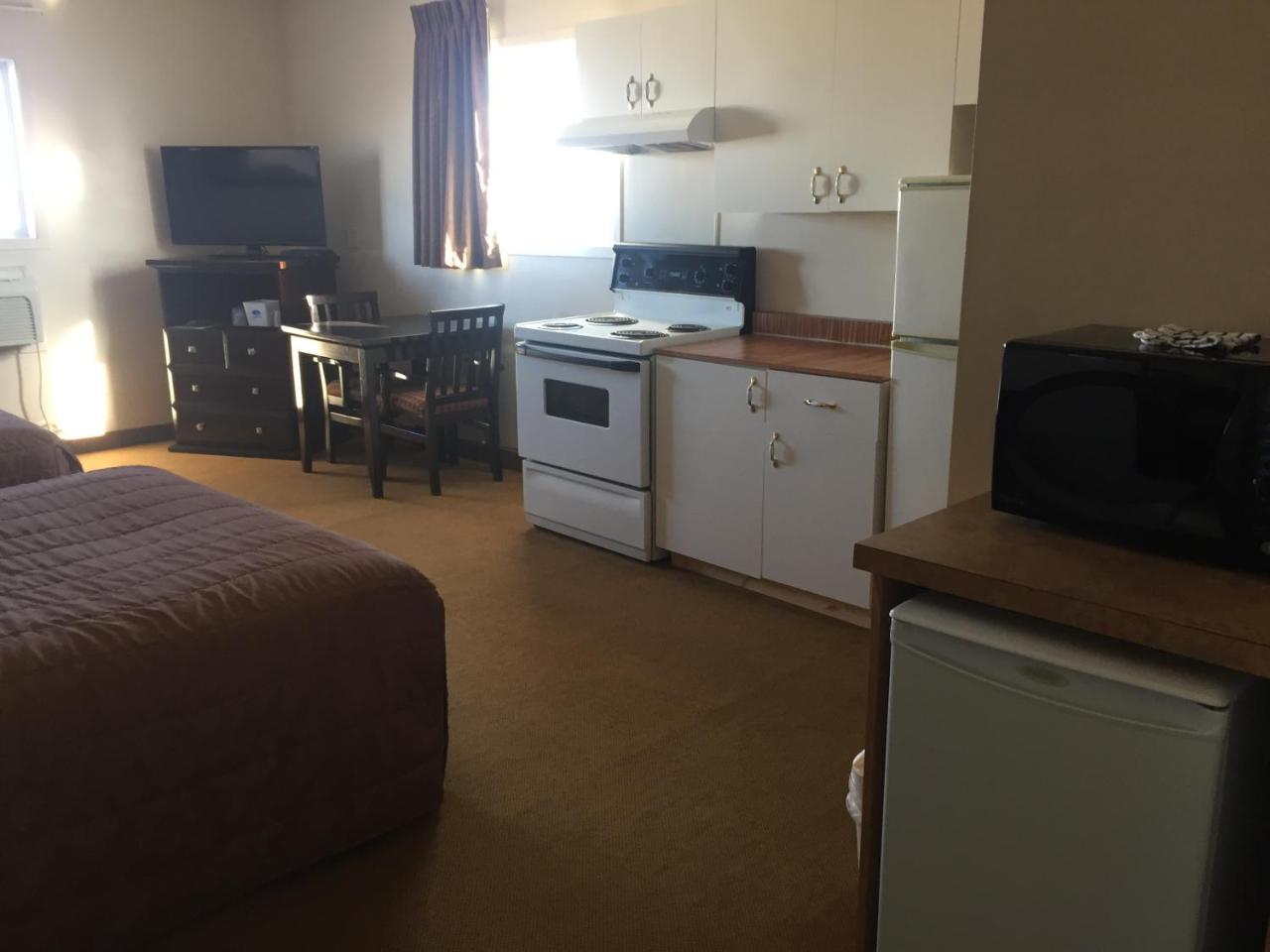 Econo Lodge Inn & Suites Innisfail Buitenkant foto