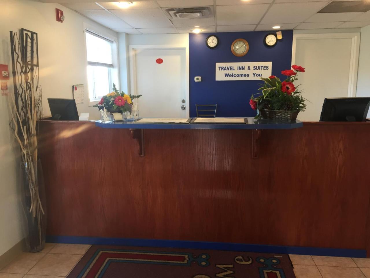 Econo Lodge Inn & Suites Innisfail Buitenkant foto