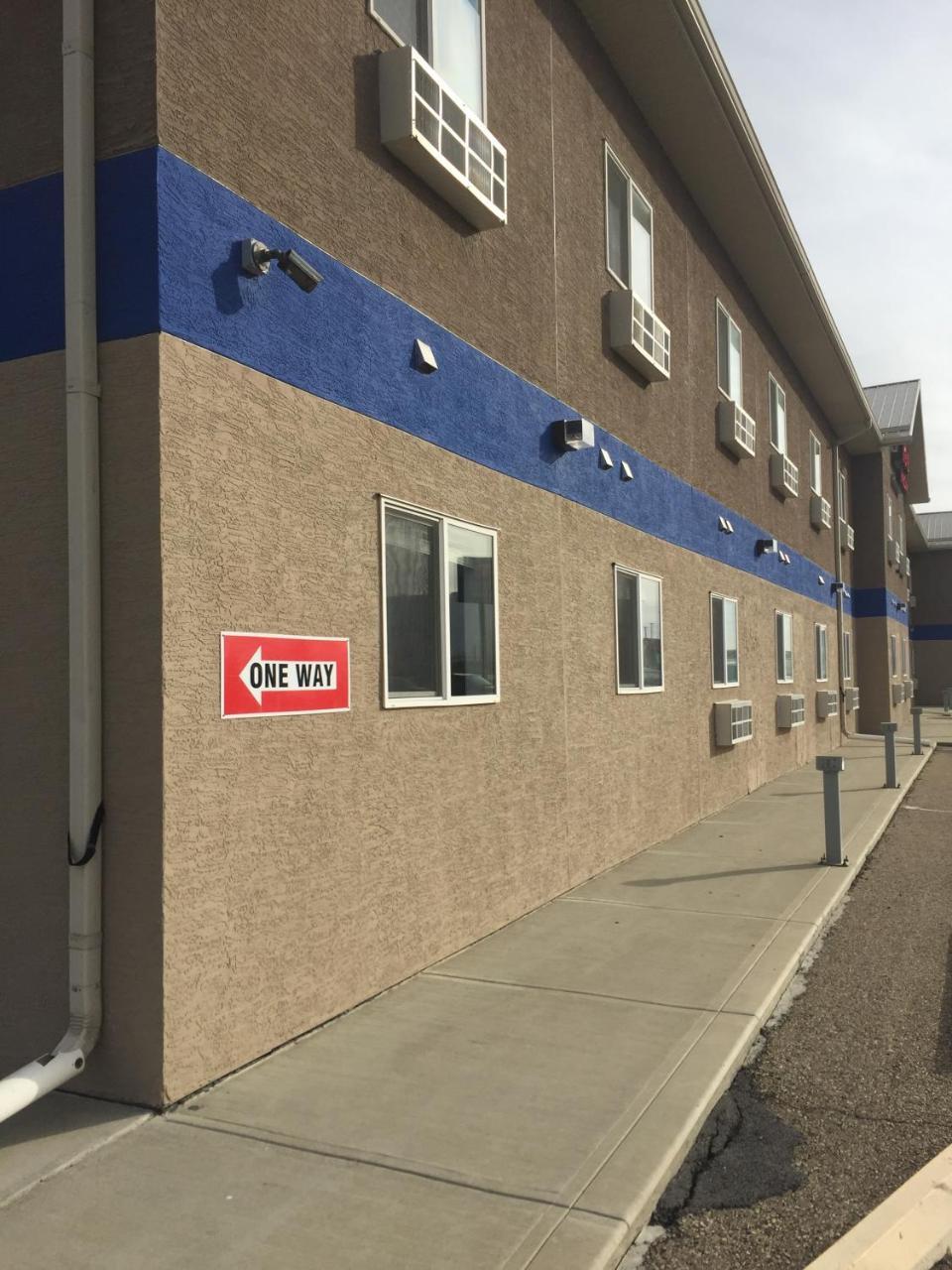 Econo Lodge Inn & Suites Innisfail Buitenkant foto