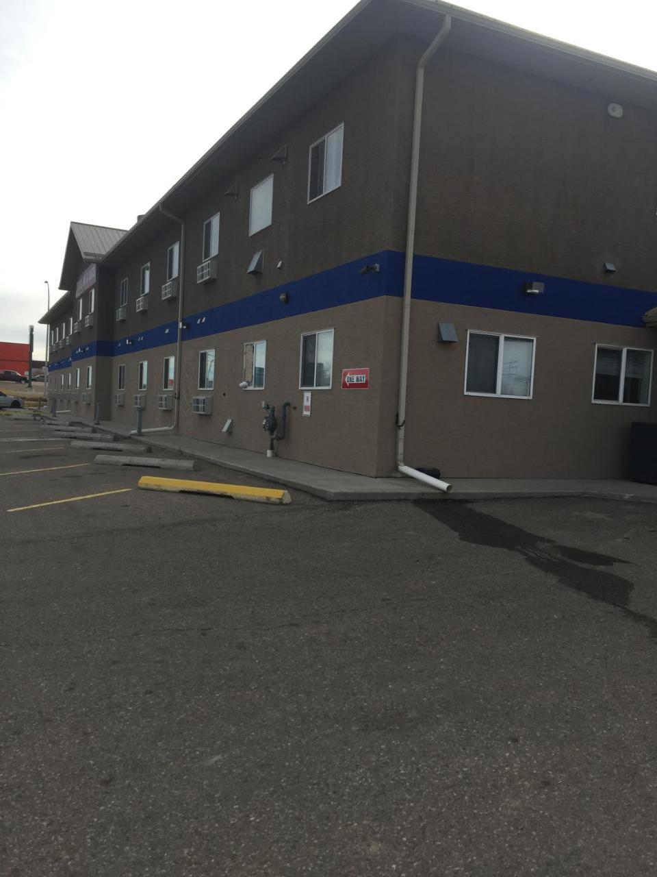 Econo Lodge Inn & Suites Innisfail Buitenkant foto